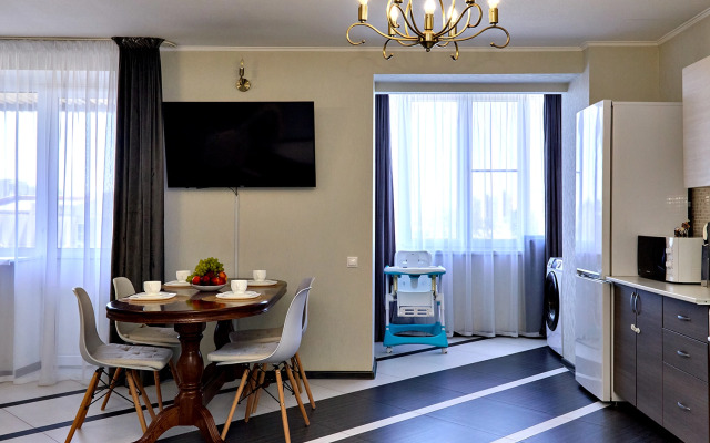 Квартира трехкомнатная рядом с парком Галицкого