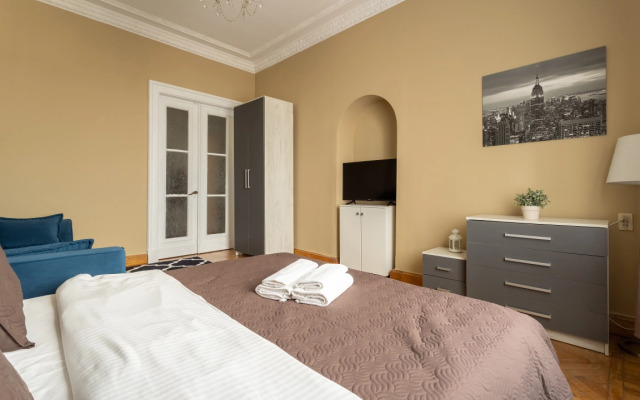 Lyuks s balkonom i vidom na Arbat Apartments
