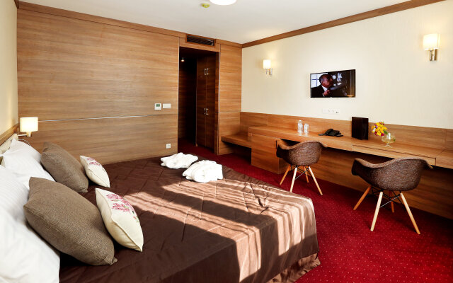 Coop Hotel