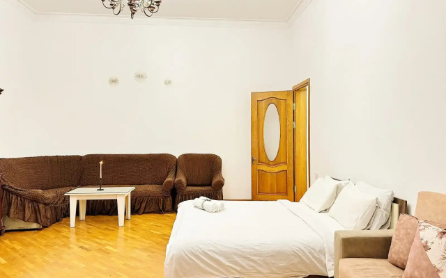 F1 View in Boulevard 3 Apartments
