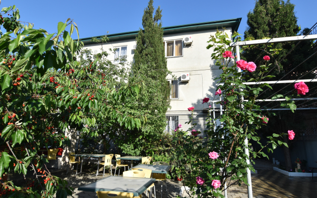 Na Sevastopol'skoy Guest House