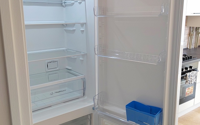 Svetlaya kvartira s prekrasnym vidom Flat