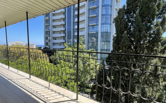 Na Ulitse K. Marksa 17 Apartments
