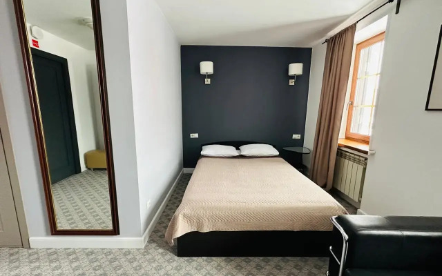 Aviator Hotel