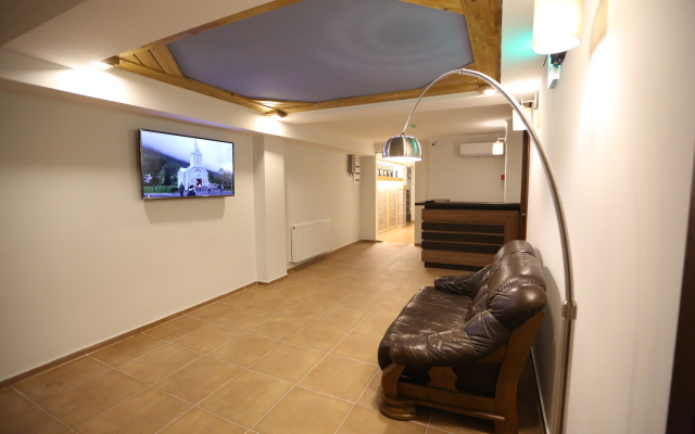 Reverence Hotel
