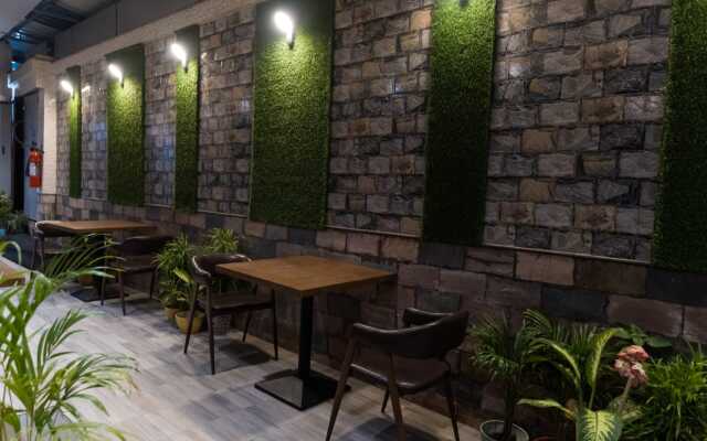The Avenue Hotel Ballygunge
