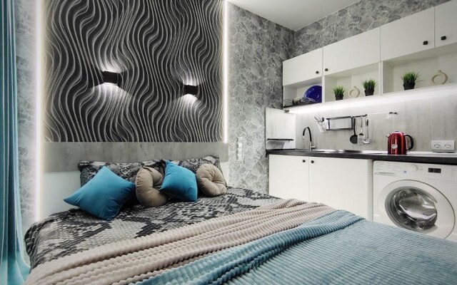 Guru c Laundzh Zonoj na Balkone Flat