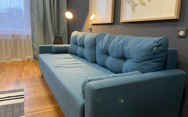 Tolstoy Demonstratsii 38 Flat