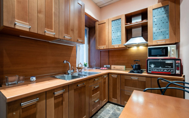 U Burdenko Flat