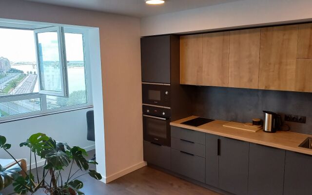 S panoramnym vidom na Volgu Flat