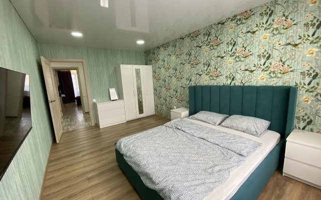 Квартира четырехкомнатная на Цюрупы, 84