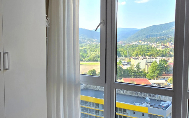 60kv.m s Vidom na Gory Flat