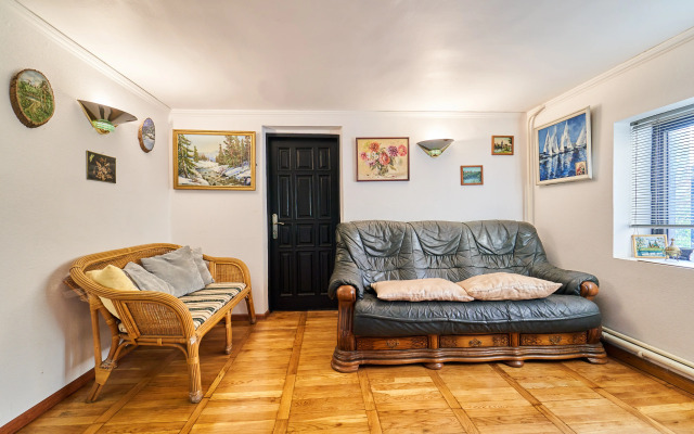 320 m² in the Very Center of Sochi Private House