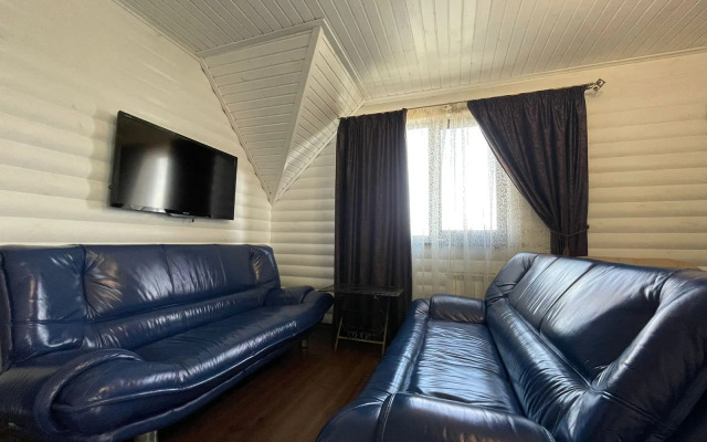 Частный Дом на Берегу Моря с Бассейном