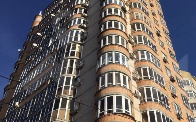 Smile Apartments 3kh Komnatnye S Vidom Na Naberezhnuyu Apartments