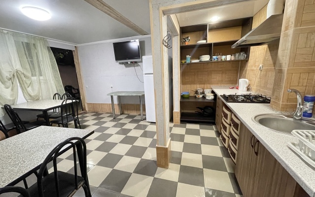 Polina Guest House