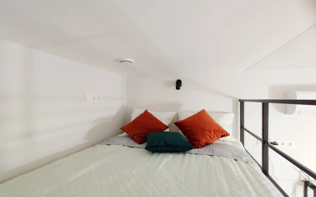 S Yevroremontom Na Troikh Flat