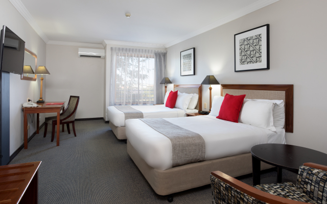 Отель Ramada by Wyndham Brisbane Windsor