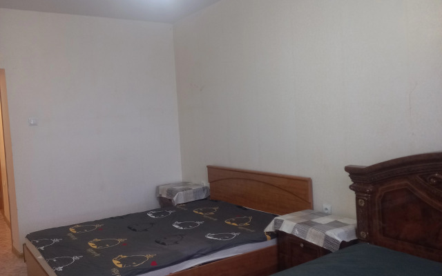 Апартаменты возле ТЦ Планета с 5 кроватями