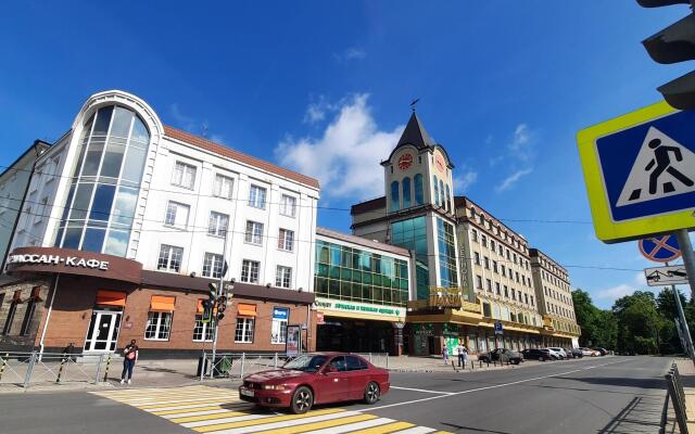 Na Kosmonavta Leonova 36a Apartments