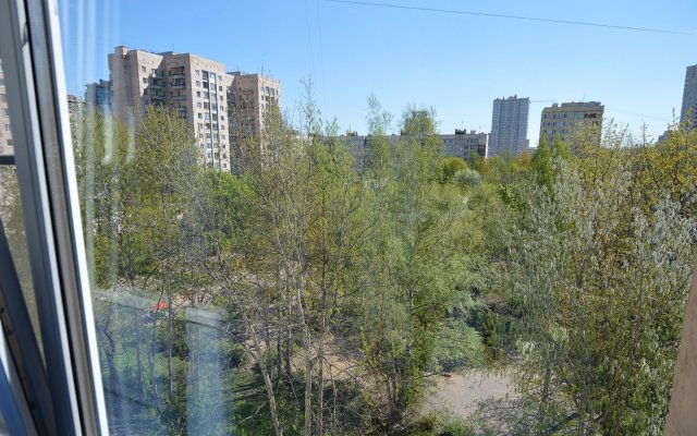 Tikhaya Uyutnaya Kvartira U Metro Grazhdanskiy Prospekt Apartments