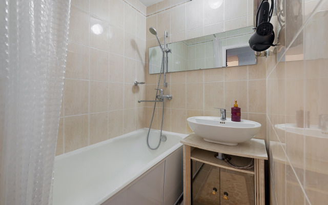Dvukhkomnatnye Metro Nagornaya Apartment
