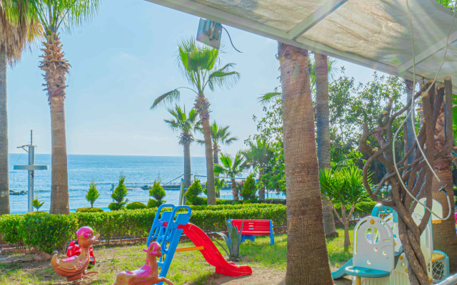 Pyxis Point Hotel - All Inclusive