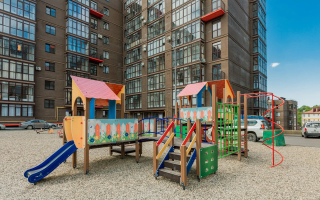 Apartamenty <<Kolokol'cik>> Iriny Savel'evoj s vidom na gory u vhoda v Nacional'nyj Park