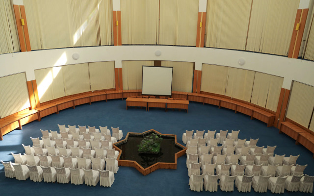 Expo Hotel