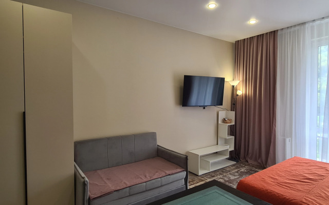 Uyutnaya S Balkonom V Sochi Flat