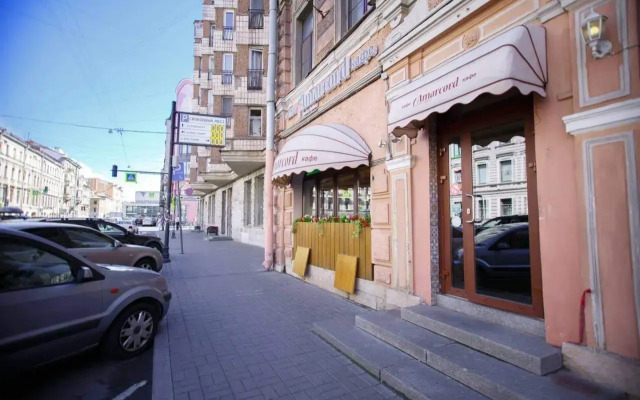 Апартаменты "5 минут до Невского"