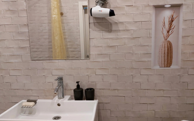 V Tsentre Na Aksakova 81 Flat