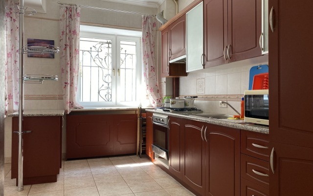 418 Tolstogo 36 Apartments