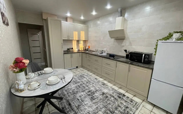Na Proyezde Lakina Flat