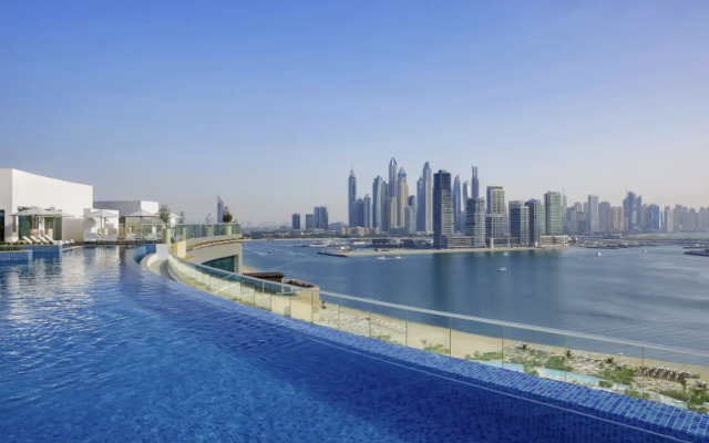 Highend Luxury Seven Palm Apartments