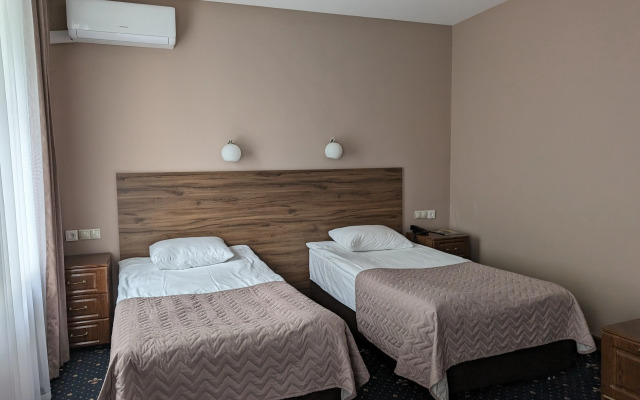 Viktoriya Hotel