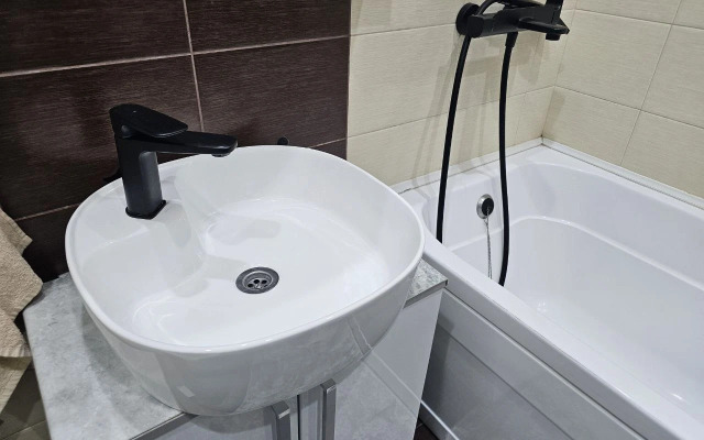 L.V.Hotels na 3-m vostochnom proyezde Apartments