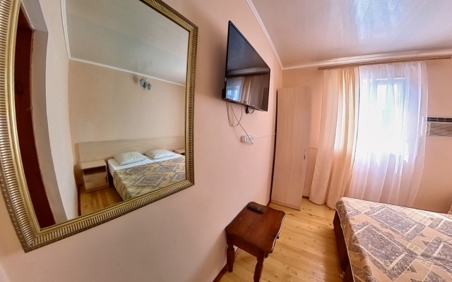 Yuzhny Guest House