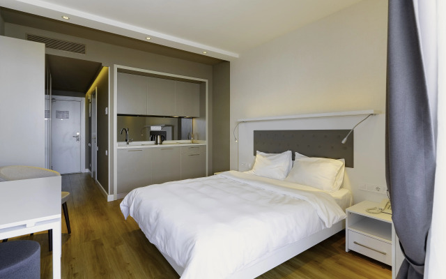 Alliance Palace by Grand City Apartment Hotel