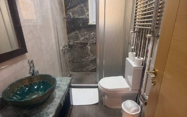 3BR Apt 4AC Balcony 5 Min to Metro Apartments