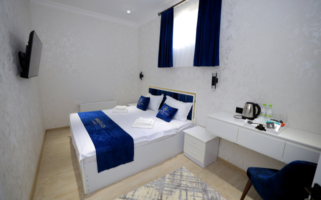 Amir Plaza Hotel