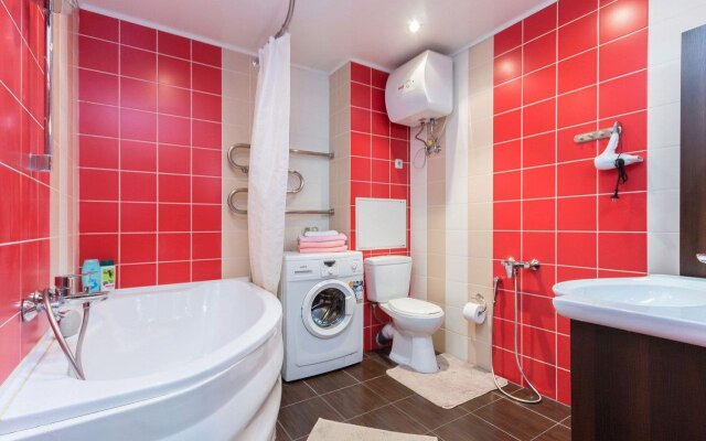Apartamenty Trekhkomnatnye V 10 Minutakh Ot Tsentra Flat