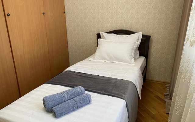 V Tsentre Makhachkaly S Vidom Na More I Gory Apartments