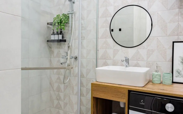 Svetlaya Studiya V Zhk Letniy Flat