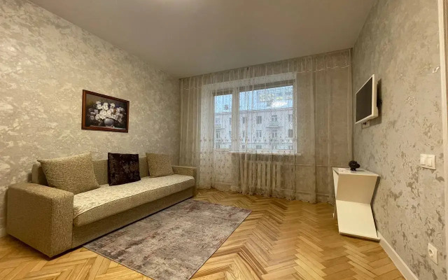 Uyutnye apartamenty na ulitse Myasnikova Flat