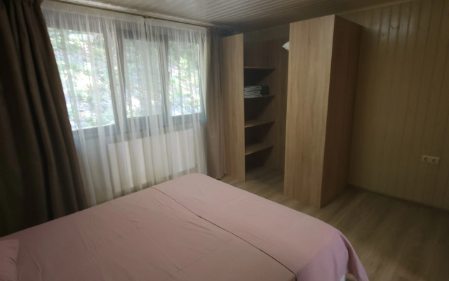 Shossejnaya 10 Guest House