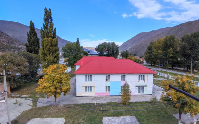 Апартаменты Семейные с Балконом и Красивым Видом в Тырнаузе от Квартирукинг