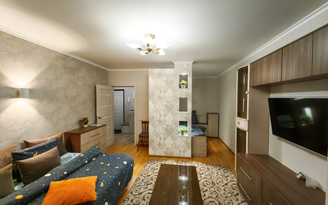 V Strogino S Dizaynerskim Remontom Flat