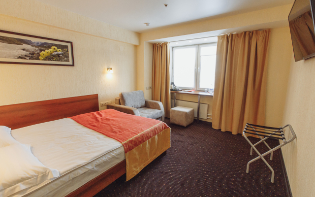 Azimut Kemerovo Hotel 