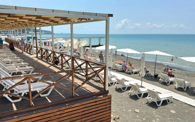 Квартира с бассейном на территории МореСолнцеАпарт